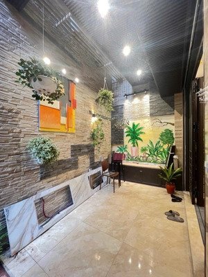 nhà nguyễn văn cừ, oto vào tận cửa,500m ra đường lớn, gần cầu chương dương, đặc biệt view 2 thoáng