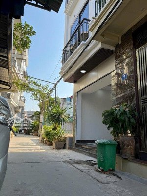 nhà dân xây độc lập - ô tô vào nhà - thoáng trước sau - 5 ngủ - vị trí hiếm kim chung