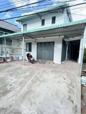 ngộp lắm! bán nhanh dãy trọ 1 kiot và 14p ở gần kcn phước đông 282m2 - shr - giá 990 triệu