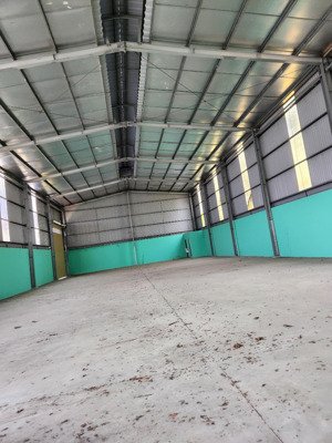 cho thuê kho đường hương lộ 2. bình tân - diện tích đang trống: 140m và 460m