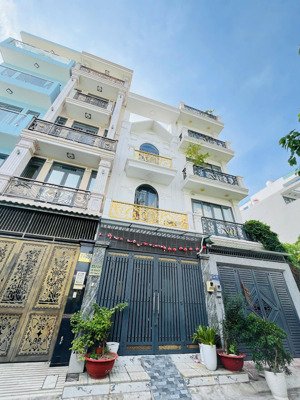 siêu phẩm lê quát 4x18m 3.5 tấm hẻm nhựa 7m giá chỉ 10.5 tỷ tl