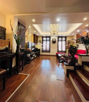 bán nhà riêng 32m2, 11,5 tỷ, 3pn + 3wc tại thụy khuê, tây hồ, hà nội