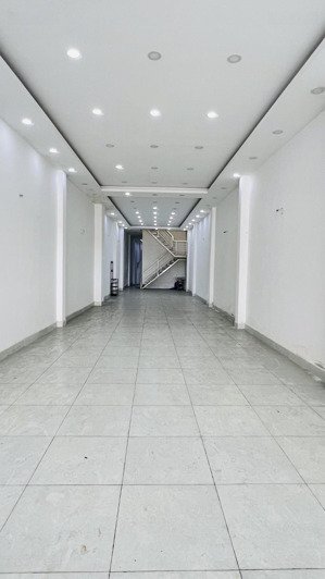 nhà mt cộng hòa. 4.8x40.166m .hạ chào 24 tỷ. chốt nhanh