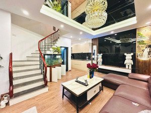 siêu phẩm trung tâm hai bà trưng nhà đẹp như spa 2 mặt thoáng full nội thất xịn ở ngay