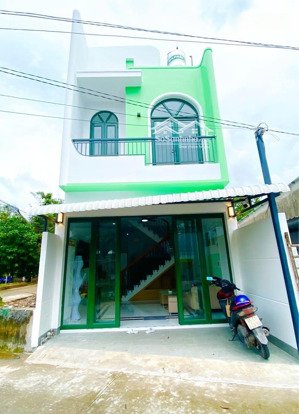 bán nhanh căn nhà 1 trệt 1 lầu ( mới toanh ) ở tân an hội, củ chi 125m2 shr giá 910 triệu