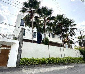 giảm 25% giá từ 165tỷ về 115tỷ kẹt tiền bán gấp biệt thự 3t 680m2 hồ bơi khu compound thảo điền q2