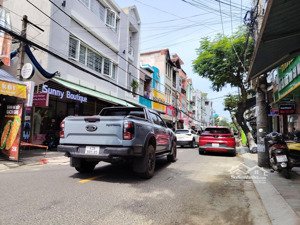 bán nhà mặt tiền nguyễn hoàng trung tâm đà nẵng nhà 2 tầng kiên cố