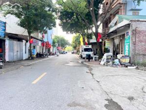 Cần bán gấp mảnh đất thổ cư hai mặt đường trước sau tại phố Nguyễn Văn Hưởng, Giang Biên