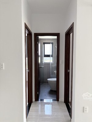 chính chủ bán nhanh căn 2pn tháp tttm bcons city, nhà mới, bao hết 102%