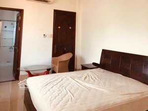 góc 2 mt hxh nguyễn cảnh chân ngang 4x8m, 5 tầng, hợp đồng thuê 16tr/ tháng giá 8,4 tỷ.