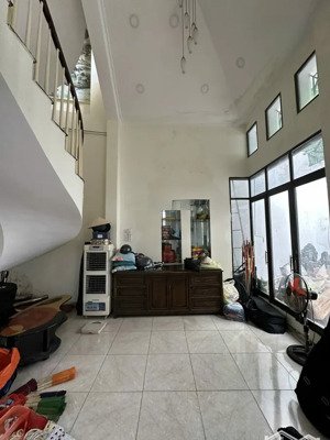 bán gấp trong tháng - bán nhà đề thám 96m² - 4 tầng - 22 tỷ
