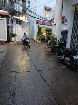 nhà 2 tầng mới xây - hxh thông ra đường số - lê văn lương ngang 5m chỉ 7 tỷ