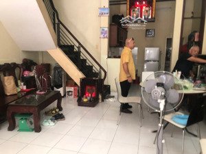 bán gấp trong tháng - bán nhà đề thám 55.5m² - 3 tầng - 25.7 tỷ