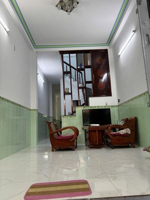 nhà 2 tầng hòn rớ 1 gần biển, thoáng mát, giá mềm 2,8 tỷ