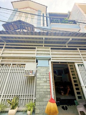 cần bán biệt thự mini ngay đường số 8 chợ bình triệu, sổ riêng hoàn công, đối diện đh luật, giá tốt