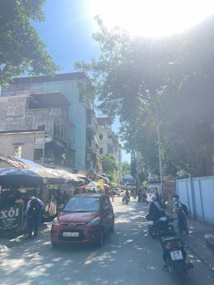 cần bán nhà 4 tầng ngõ 154 ngọc lâm, dt 95m2 giá 20,9 tỷ cách đúng 3 nhà ra mặt ngõ 154 ngọc lâm