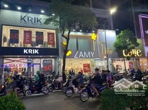 cho thuê nhà mặt phố cầu giấy mặt tiền 7,2m, diện tích 300m2 x 2 tầng