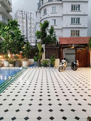 gía chỉ 80tr- cho thuê villa sân vườn, có hồ bơi, ngay đường nguyễn văn hưởng, thảo điền, q2 18x40m