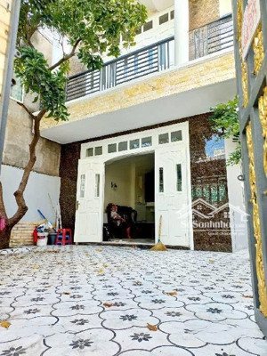 bán nhà riêng - xe hơi đậu trong nhà - hẻm 12m - 7x40m - 3tầng - trung tâm quận 7