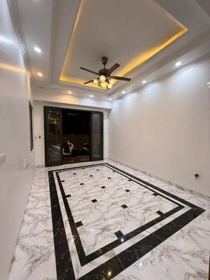 nhà mới tinh thạch bàn - 52m2, ô tô vào nhà, 4 tầng 5pn - chưa tới 9 tỷ