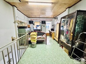 nhà 2 mặt tiền (48m2 - 2 tầng - 5,x tỷ ) hẻm 3m - đinh tiên hoàng - q bình thạnh. cạnh hẻm xe hơi