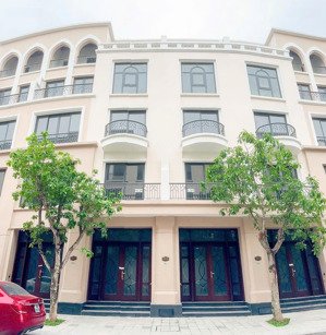 bán căn phố biển 98m² xẻ khe, hướng tây bắc, hoàn thiện 2 tầng, giá 14.75 tỷ