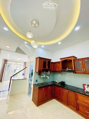 tôi cần bán nhà 86/5a nguyễn biểu, 4x13m - 4 tanagfa 4pn vuông vức