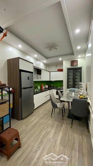 bán nhà tđc phú diễn mặt đường nhựa 12m, mt8m, 3 tầng chỉ 11,8 tỉ.