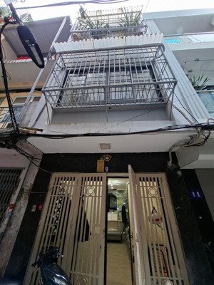 chủ cần tiền bán gấp nhà 3 tầng 32m2- phố hồng mai - hai bà trưng- ô tô đỗ cửa. giá 9,7 tỷ
