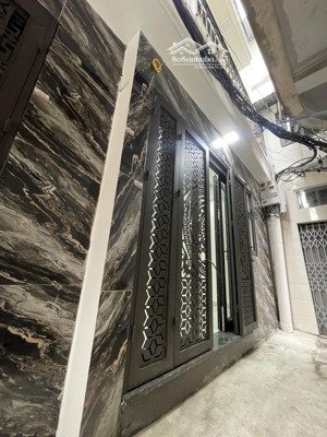 cạnh times city . 30m2 x 5 tầng xây mới . ngõ rộng nhà đẹp sđcc 7,2 tỷ ( có tl )