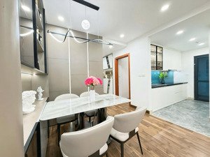 chuyển công tác cần bán gấp 2n goldmark- full nội thất- sẵn sổ sang tên