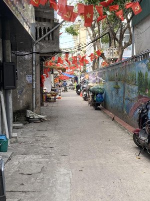 tt tầng 1, sổ chung 33,5m chua 2 nhà, dtsd 50m2, 2 ngủ, 1kh, 1 bếp, 2vs, ngõ ô tô thông kd, 1,7 tỷ