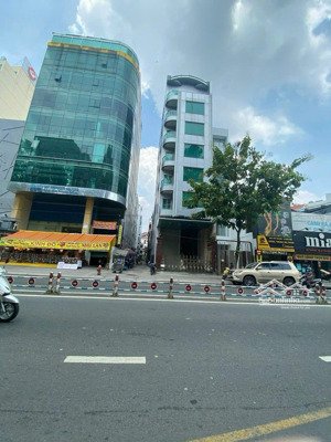 bán nhà mặt tiền đông du - dt: 5.3 x 25m - 5 lầu - hđt: 190 triệu/tháng - giá bán: 70 tỷ tl