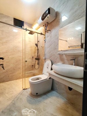 nhà độc lạp 4 tâng đt 72m ô tô dỗ cưa