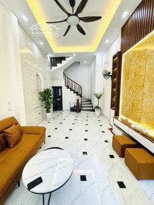 hoàng mai - 5 tầng - 7tỷ nhỉnh - ngõ nông - ô tô 20m