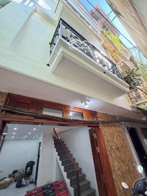 mở bán căn nhà 4 ngủ tại nguyễn văn cừ - long biên - ô tô đỗ cổng - dt 30m2 - 4 tầng - giá 8.6 tỷ
