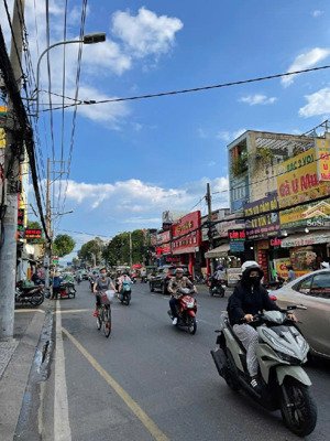 đất chdv biệt thự ,đ tôn thất thuyết quận 4. dt 210m2 giá 38 tỷ. 6m x 28m . gần nguyễn tất thành