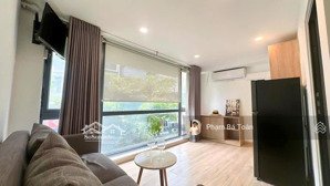 căn hộ 1pn cửa sổ/ban công lớn. view cây xanh thoáng mát. 40m2 tại đường trường sa gần cầu thị nghè