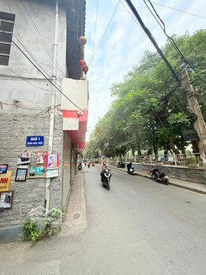 cực hiếm! nhà đống đa 35m², 4 tầng, gần hồ, ngõ rộng, ô tô đỗ cửa.