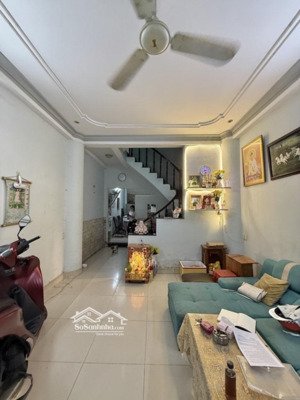 bán nhà phan văn trị, dt 56m2, 9.999 tỷ, 3 tầng, thửa đất vuông vức không lg, không qh, shr cc.