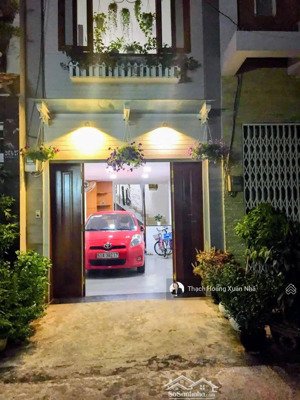 khu vip - xe hơi ngủ trong nhà đ.huỳnh văn bánh, p11, pn - dt: 32m2 - 5 tầng - chỉ 9,8 tỷ