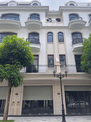 cần tiền bán gấp nhà liền kề sao biển