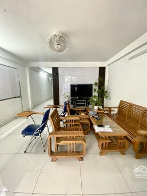 bán gấp nhà hxh phường thủ đức, 50m2, 2pn, 2wc, tặng nội thất, chỉ 4.65 tỷ