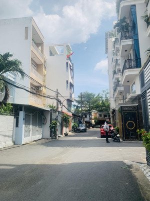 chdv đường quang trung, doanh thu 100 triệu tháng, 120m2,giá 15 tỷ