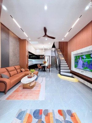 nhà 3 tầng đẹp lung linh mặt tiền hòa minh 14, sát hồ tùng mậu, 7.650 tỷ