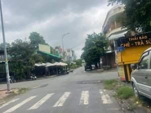 cần bán lô đất đường 11a 5*20 100m2 giá 7.4 ty khu tdc phước thiện cách vinhomes 100m giá tốt