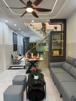 bán nhà phố 2 tầng mới hoàn thiện - cạnh lotte - full nội thất cao cấp - ngay chợ tân quy- 6,9 tỷ