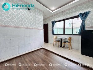 studio cửa sổ trời - vị trí trung tâm - giờ giấc tự do