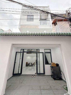 bán nhà mới 3 tầng, quận 7, 54m2, đường huỳnh tấn phát, với gía siêu tốt chỉ 6,25 tỷ thương lượng