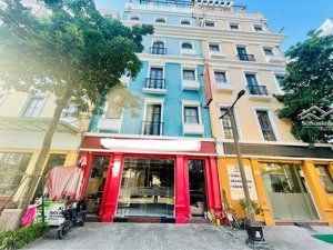 chính chủ bán căn khách sạn 5 tầng 112,5m2 có 12 phòng kd tại trung tâm du lịch bãi cháy, hạ long